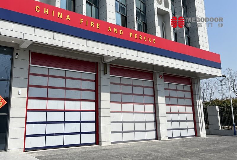 常熟消防车库电动滑升门| 美高专业推荐插图1