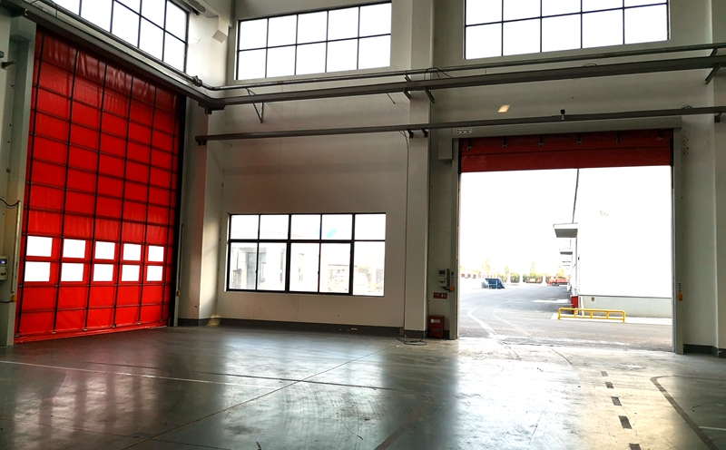 苏州抗风保温堆积式快速门：高效节能的工业隔断解决方案插图