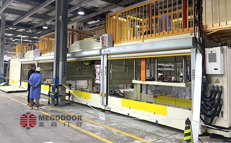 苏州机械车间升级首选：美高PVC快速卷帘门与核心动力选型指南插图1