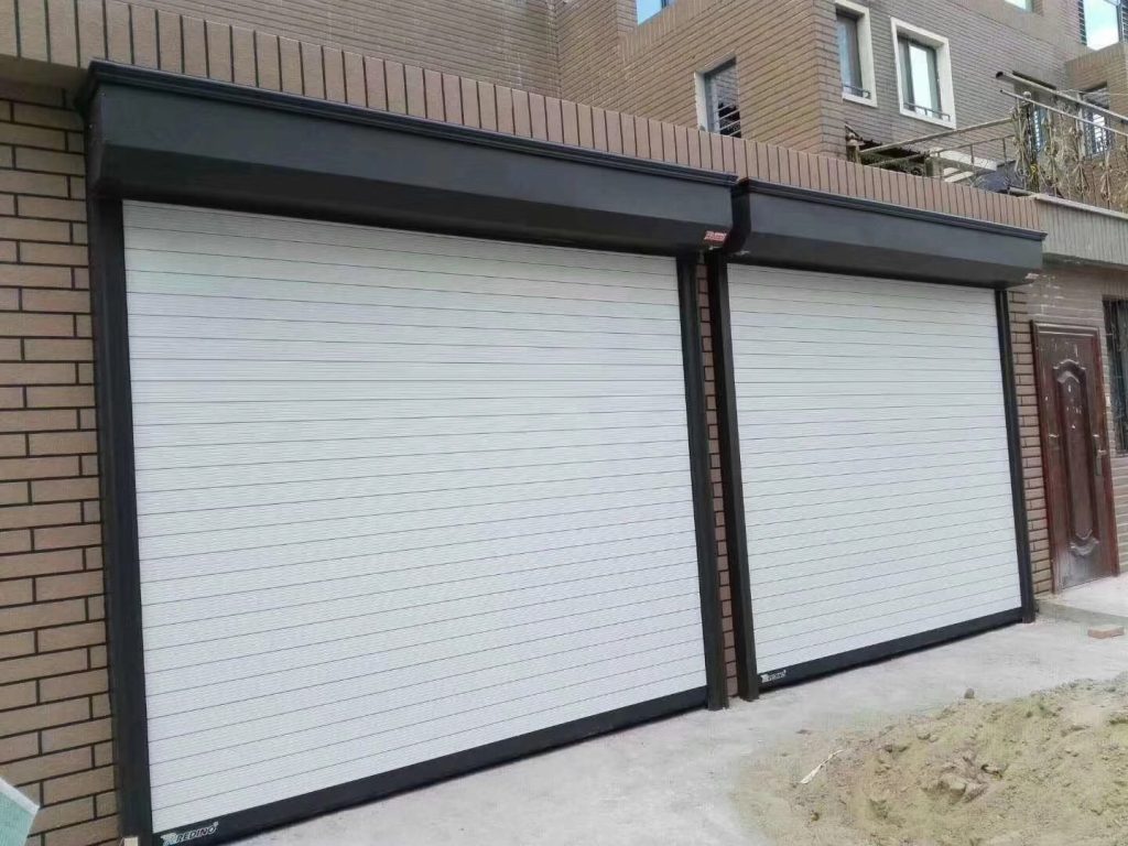 苏州高端别墅电动车库门：安全、美学与价值的完美融合插图1