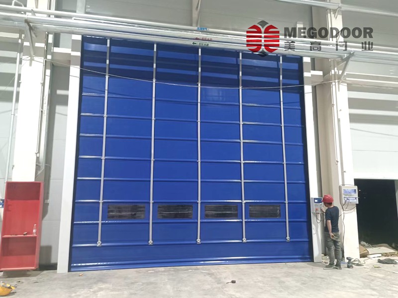 苏州工业厂房专用抗风堆积门：高性能物流通道解决方案插图