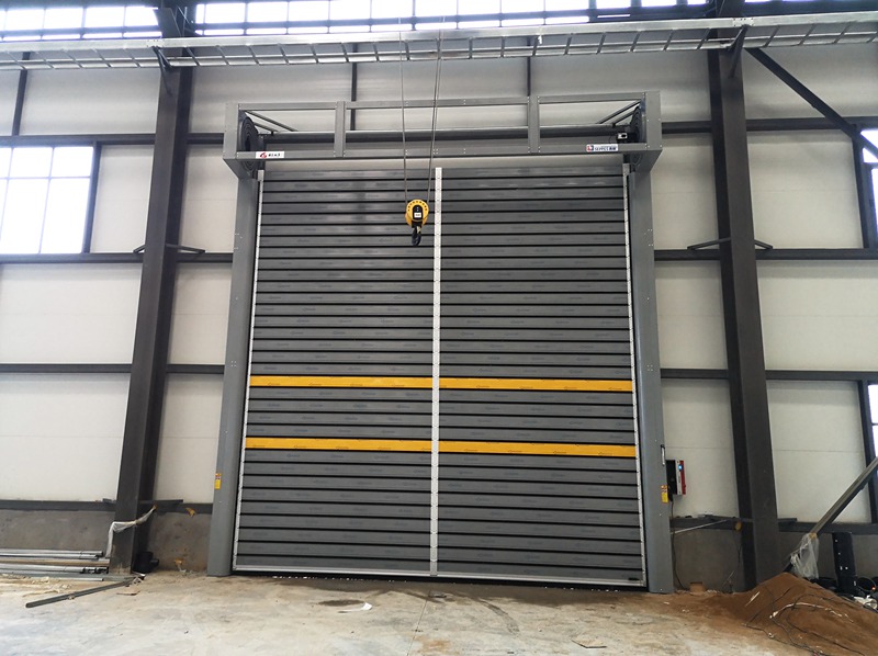 苏州涡轮轨道硬质快速门:工业通行效率的革新之选插图1 苏州涡轮轨道硬质快速门:工业通行效率的革新之选插图1