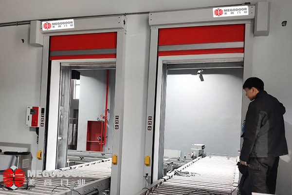 苏州立体仓库输送带快速门：高效自动化生产的理想选择插图1