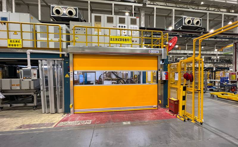 苏州防坠落卷帘门厂家—美高门业PVC卷帘门用于货梯口安全保护插图1